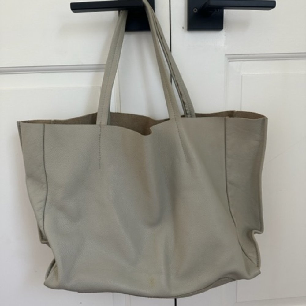 Ampersand As Apostrophe Sideways Tote Bag Stone